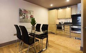 The Vauxhall Hideout - Comfy 2Bdr Flat With Balcony