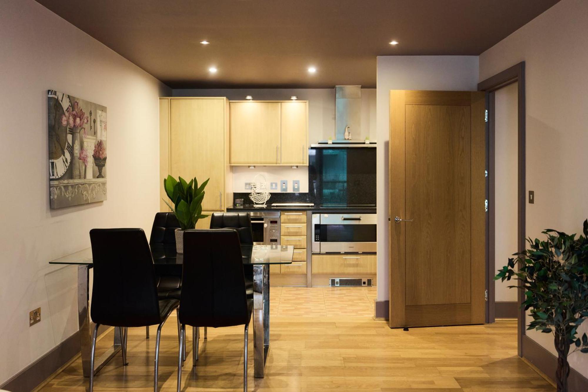 The Vauxhall Hideout - Comfy 2Bdr Flat With Balcony Londra Esterno foto