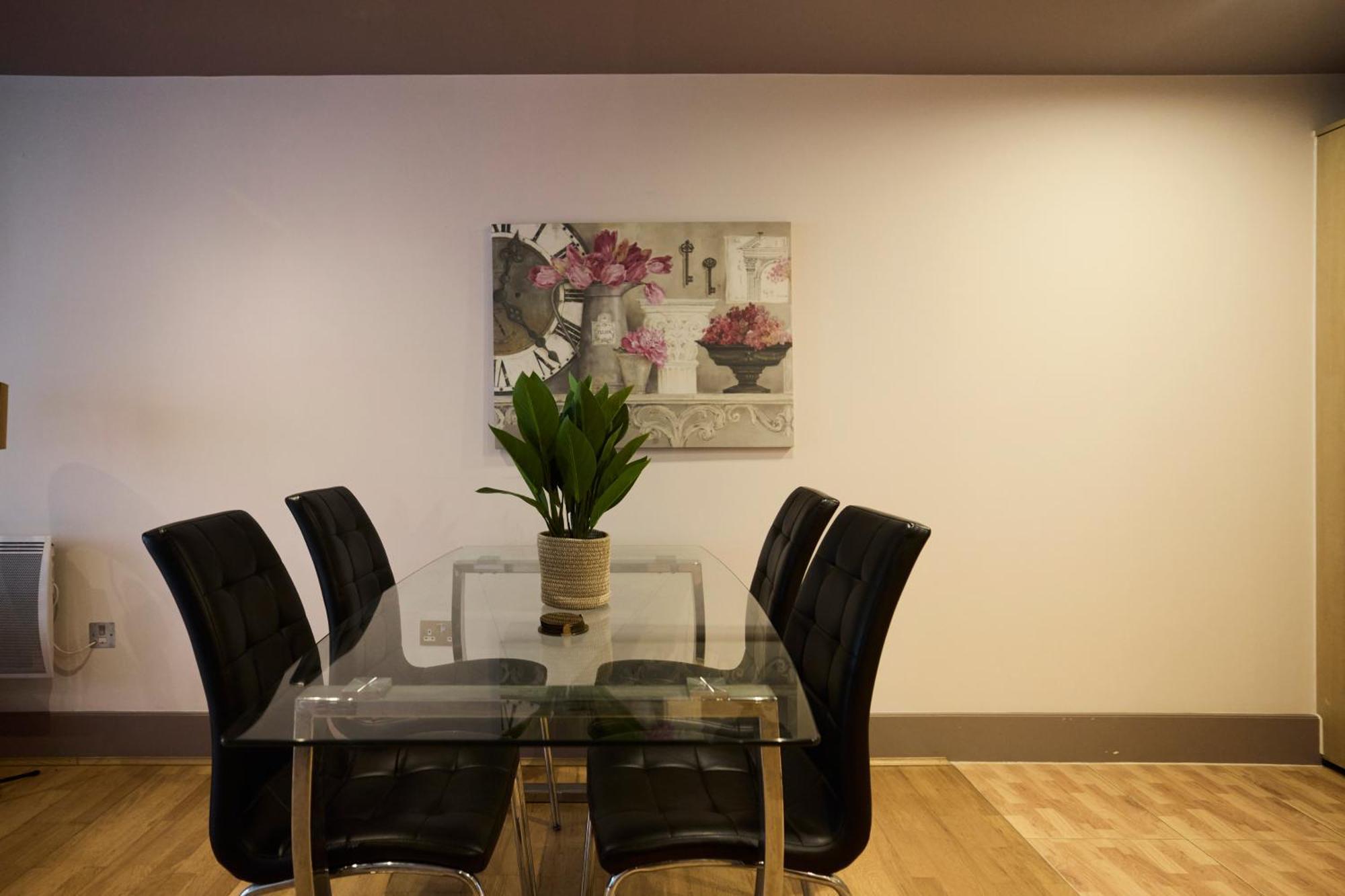 The Vauxhall Hideout - Comfy 2Bdr Flat With Balcony Londra Esterno foto