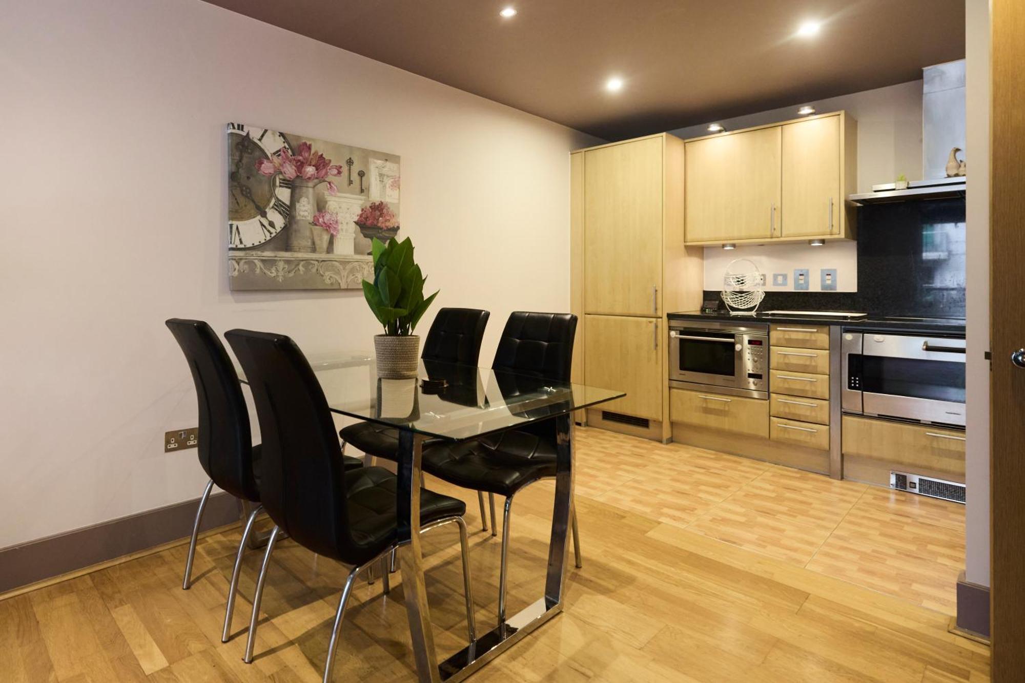 The Vauxhall Hideout - Comfy 2Bdr Flat With Balcony Londra Esterno foto