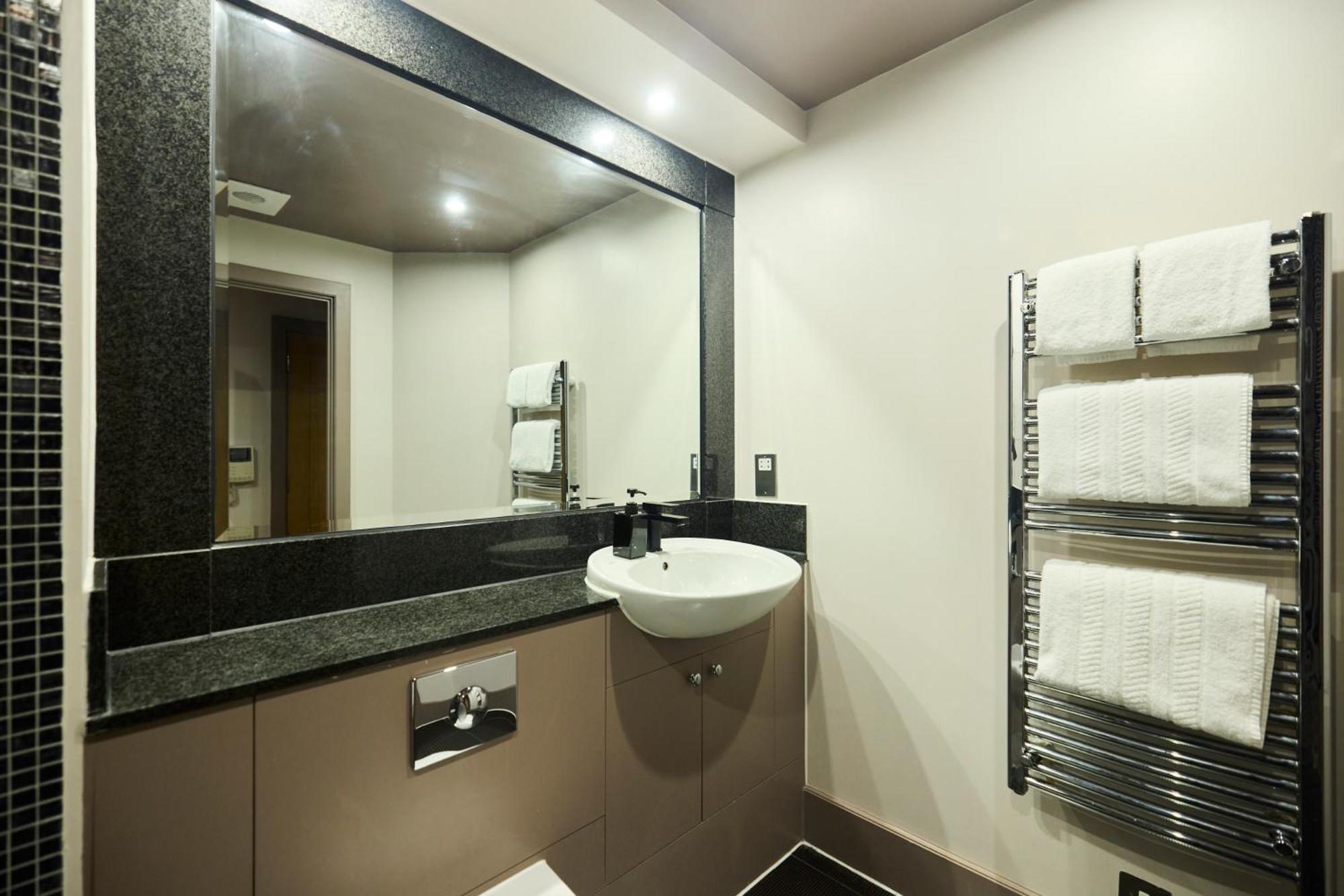 The Vauxhall Hideout - Comfy 2Bdr Flat With Balcony Londra Esterno foto