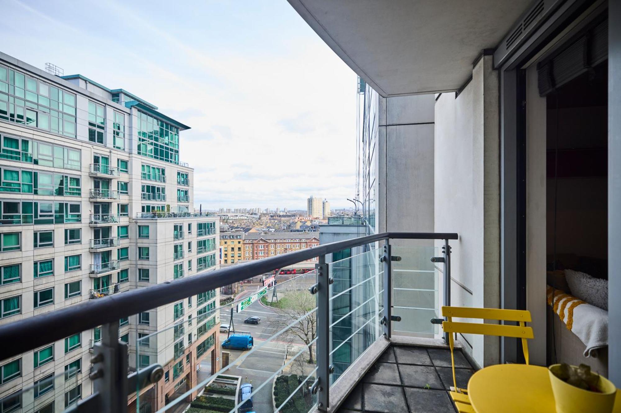 The Vauxhall Hideout - Comfy 2Bdr Flat With Balcony Londra Esterno foto